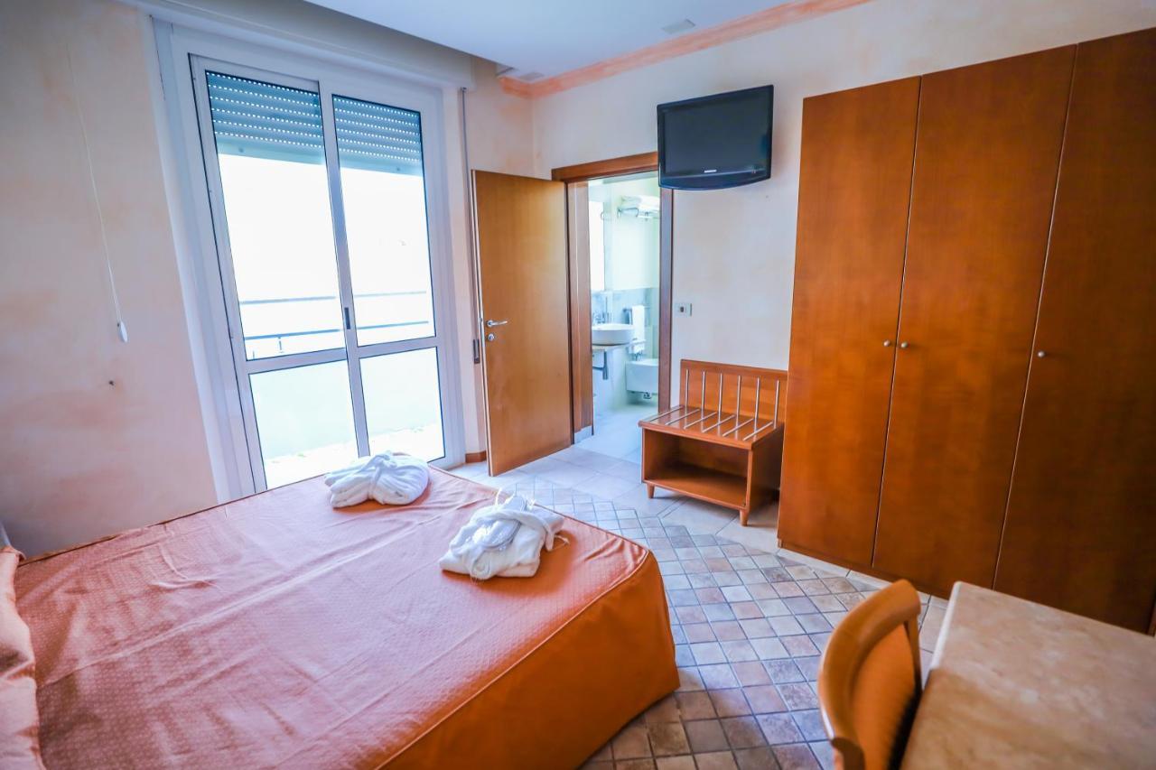בלריה-איגאה מרינה Hotel Rosalba - Valentini Family Village מראה חיצוני תמונה