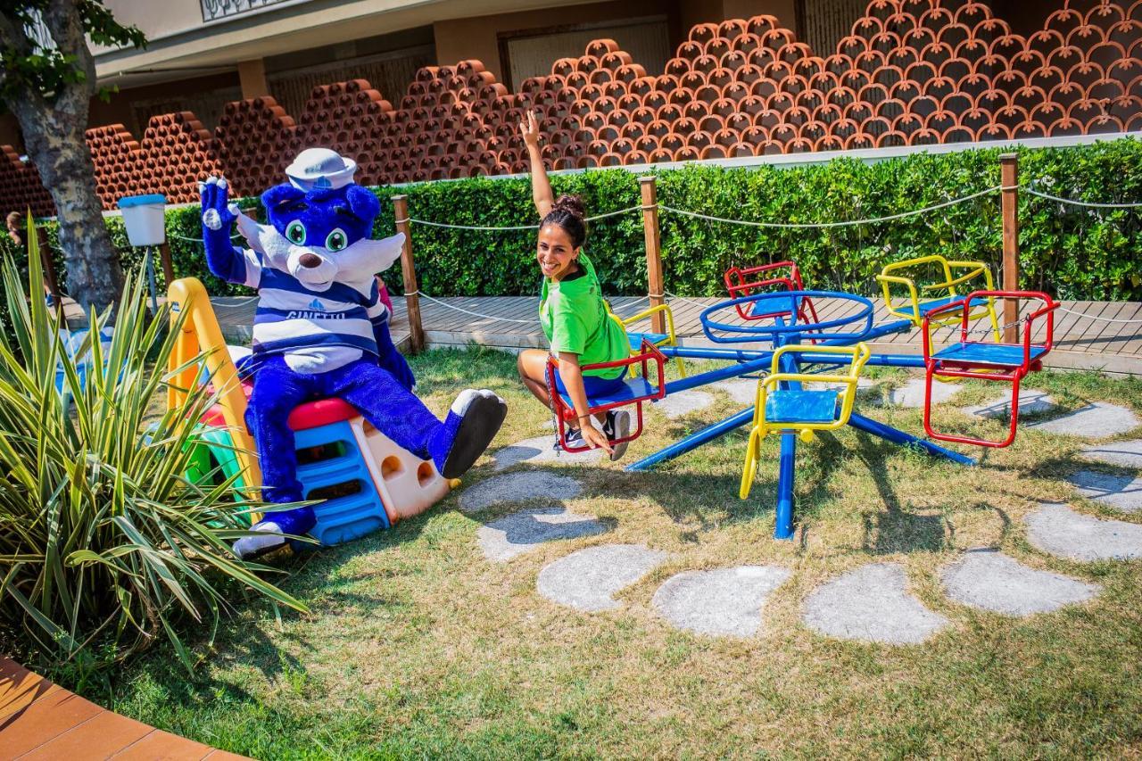 בלריה-איגאה מרינה Hotel Rosalba - Valentini Family Village מראה חיצוני תמונה