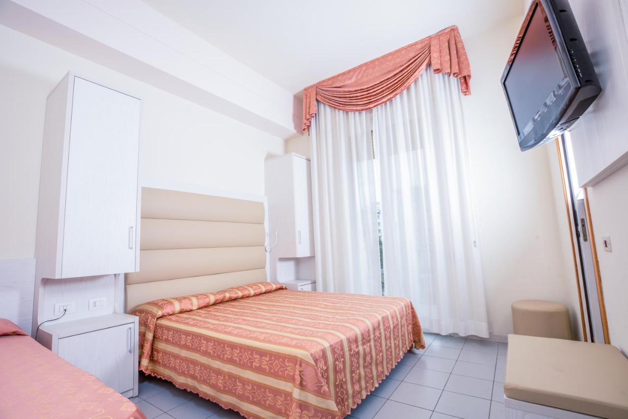 בלריה-איגאה מרינה Hotel Rosalba - Valentini Family Village מראה חיצוני תמונה