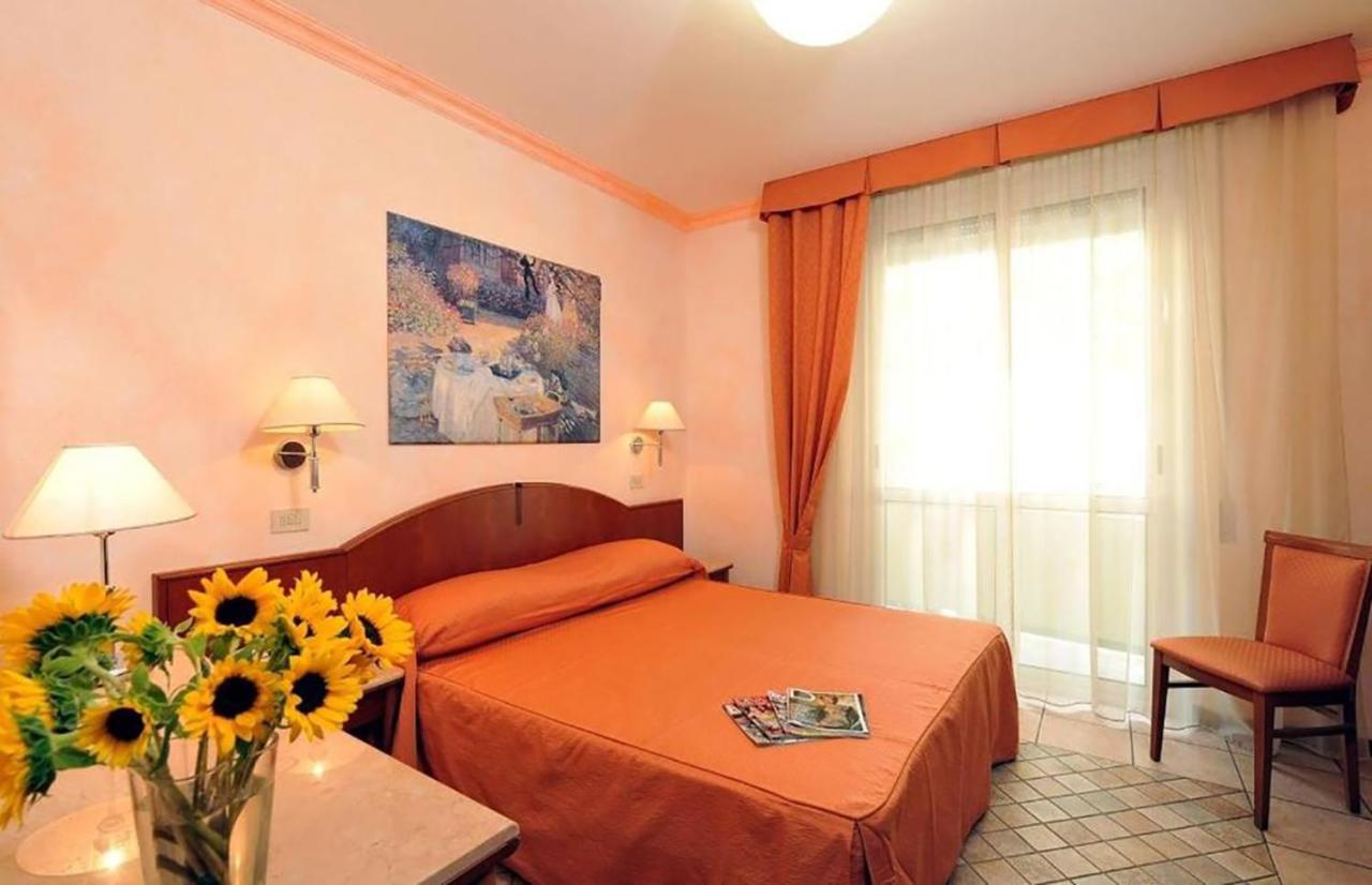 בלריה-איגאה מרינה Hotel Rosalba - Valentini Family Village מראה חיצוני תמונה