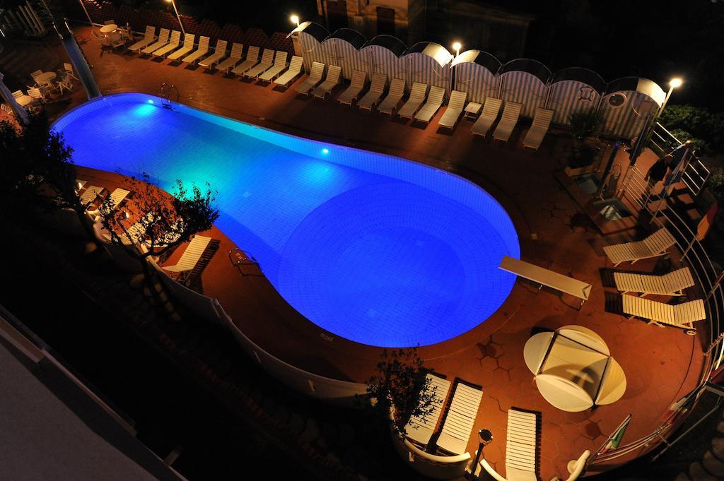 בלריה-איגאה מרינה Hotel Rosalba - Valentini Family Village מראה חיצוני תמונה